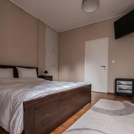Magda's Place In Apartment Volos